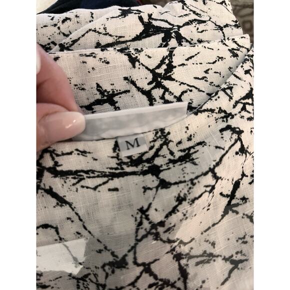 Bryn Walker Ivy Shirt Asymmetrical Hem Linen Top Black White Print Made in USA M - Picture 2 of 11